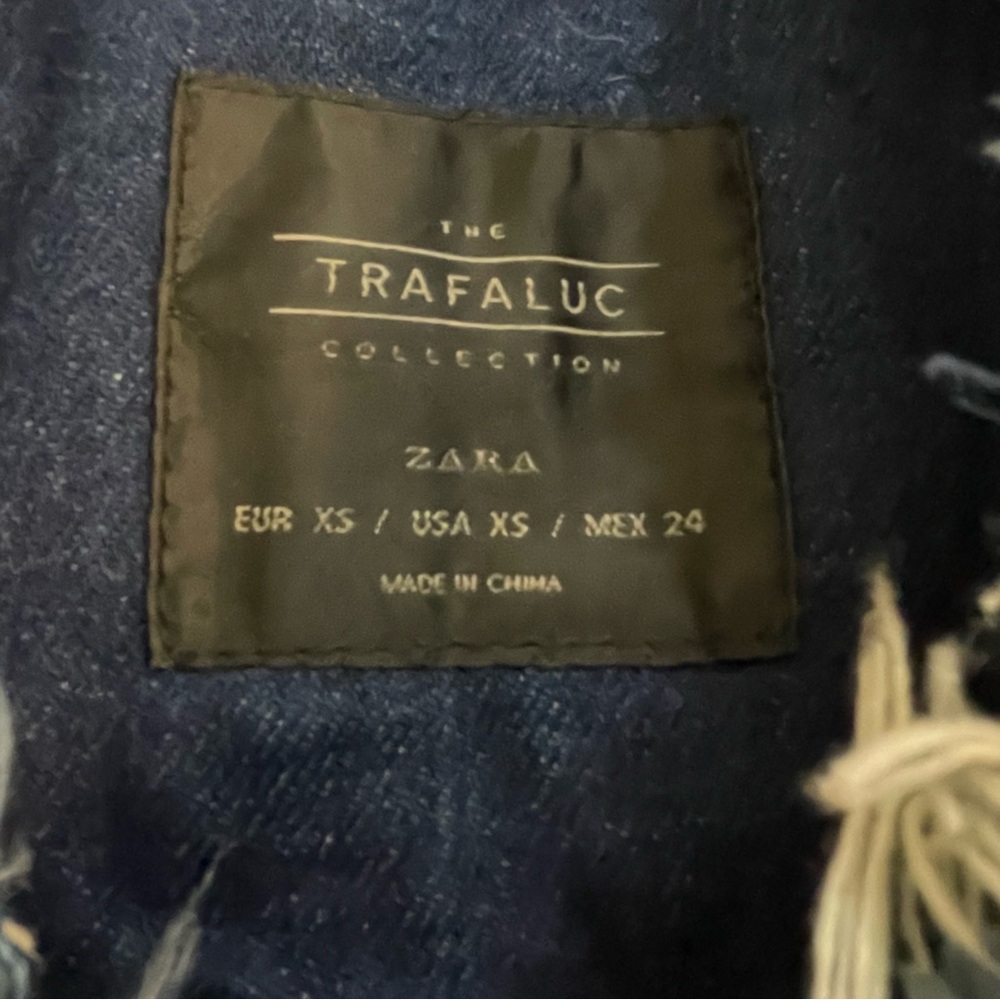 Zara Trafaluc‎ Jean Jacket XS 100% Cotton Relaxed Casual Grunge Edgy Shacket - Picture 8 of 8